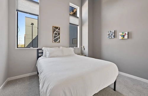 Tremont Apartment | Modern Tremont Loft — Steps to Dining & Parks