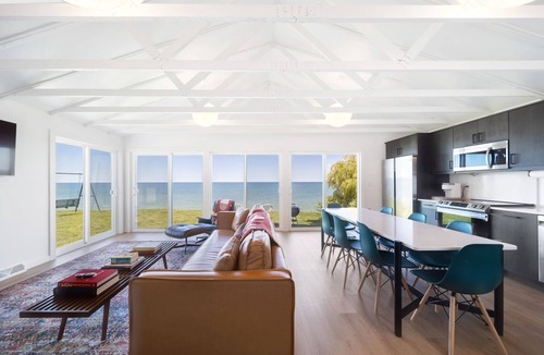 Geneva Cottage | Modern Waterfront Stay - Stunning Lake Views