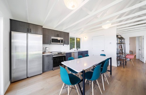 Geneva Cottage | Modern Waterfront Stay - Stunning Lake Views