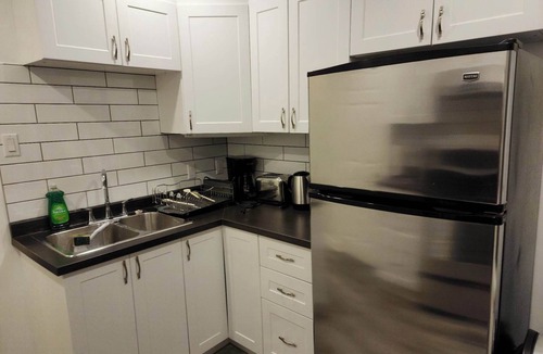 Cote-Des-Neiges—Notre-Dame-De-Grace Apartment | Montreal Rental 4 BRs/2.5 Bathrooms + Parking