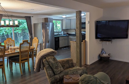 Ontonagon House | Moose Tracks Hot Tub Hideaway w/50 amp EV Outlet
