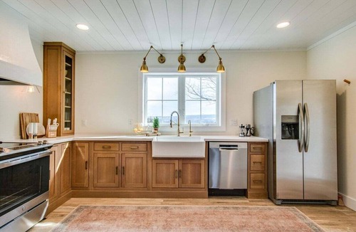 Valois House | Morning Dove, 2 bedroom farmhouse, on Seneca lake wine trail
