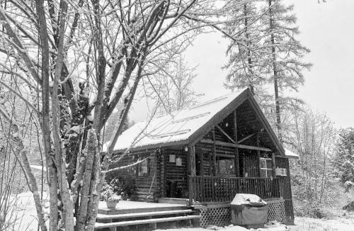 Nelson Ski Chalet | Morning Star Cabin