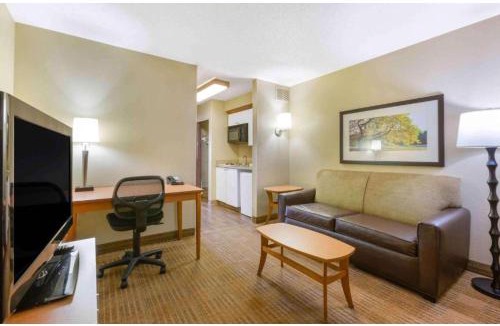 Findlay Hotel | Motel 6 Suites Findlay Tiffin Avenue, OH