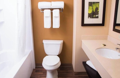 North Greece Hotel | Motel 6 Suites Rochester Greece, NY