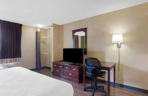North Greece Hotel | Motel 6 Suites Rochester Greece, NY