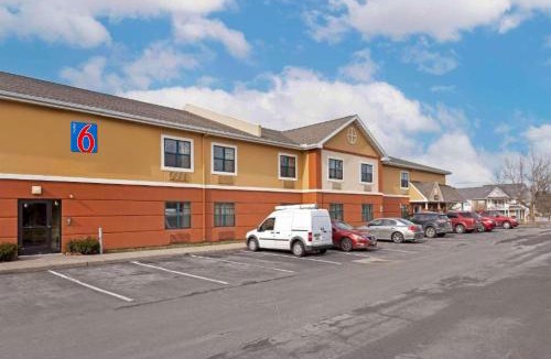 North Greece Hotel | Motel 6 Suites Rochester Greece, NY
