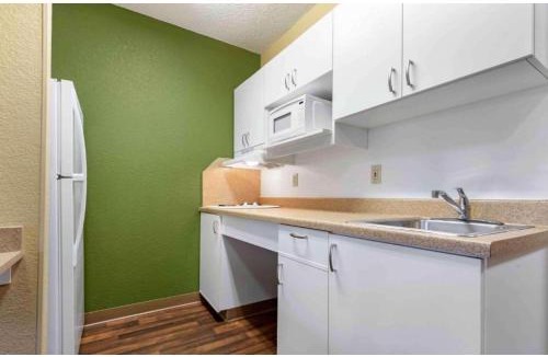 North Greece Hotel | Motel 6 Suites Rochester Greece, NY