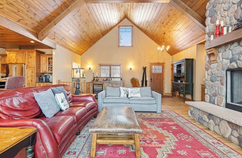 Boyne City House | Mountain Pass Lodge, Ski In/Ski Out, Sleeps 18, Hot Tub