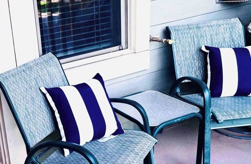 West Fernie Condo | Mountain View Studio with Deck, BBQ & Pool