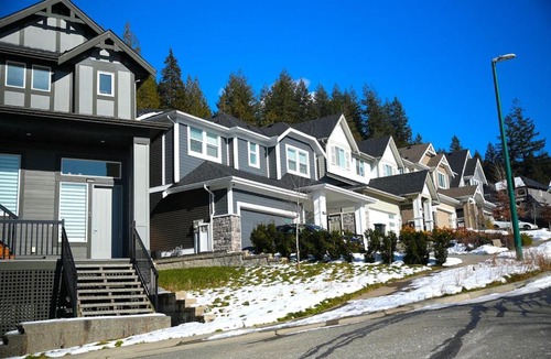 Burke Mountain House | Mountain Views, Premium Coquitlam Stay, Minutes to Transit