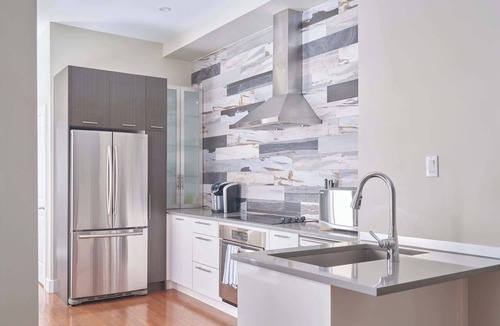 Plateau Mont Royal Apartment | MTLVR #12 | Prime location, Metro 3 min A/C, Patio
