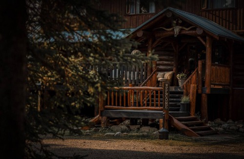Rock Lake House | Mtn Lodge + 4 Cabins | Hot Tubs, Sauna, Sleeps 44