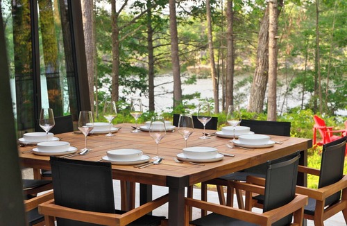 Gravenhurst Cottage | Muskoka Luxury Hot tub, Waterfront, Pet Friendly