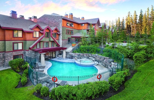 Canmore Resort | Nature and wildlife ahoy!
