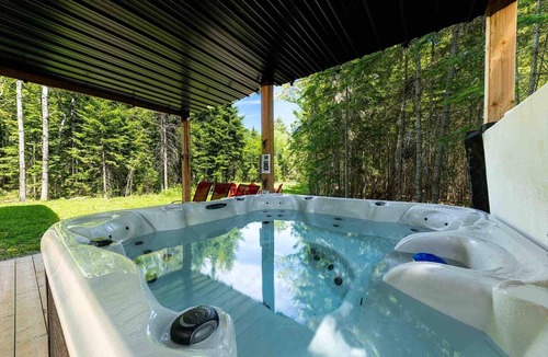 Baie-St-Paul Ski Chalet | Nature de Charlevoix 7: Nature Views & Hot Tub