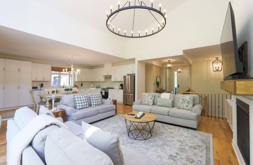 Lake of Bays Cottage | Nature Lux Cottage w/Games Room+Wifi