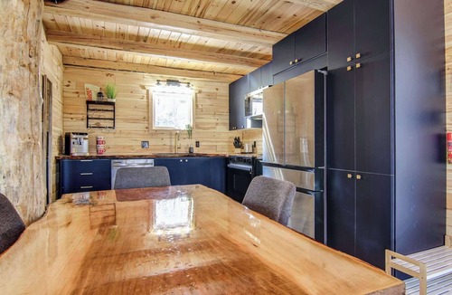 Sainte Rose du Nord Ski Chalet | Nature & Relaxation - Chalet du Sommet