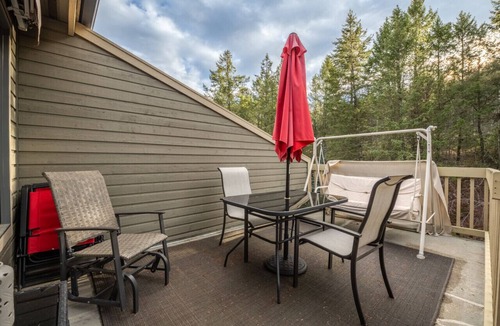 Radium Hot Springs Condo | Nature`s Serenity | Golfer`s Dream | Peaceful