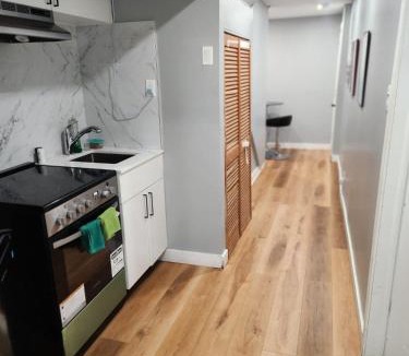 L'Ile-Perrot Apartment | Neat basement with Swimming pool and Gym