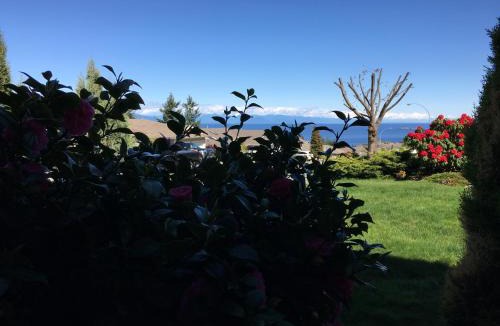Regional District of Nanaimo House | NeckPoint Treasure BNB