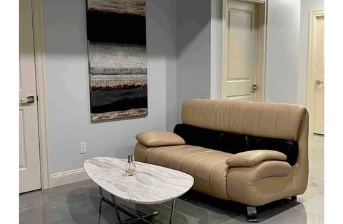 West Abbotsford House | New Clean Entire Suite with Unbeatable Value.
