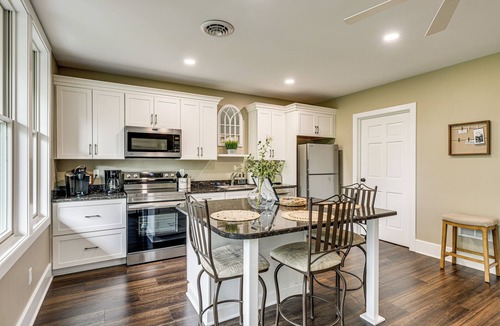 Akron Apartment | NEW in 2024, 'litfin Loft' - Village of Akron