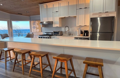 Sturgeon Bay House | NEW Lakefront 3 Acre Renovated Egg Harbor Getaway