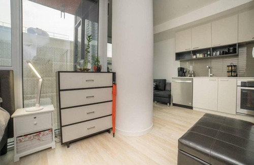 Bay Street Corridor Apartment | New Luxury 1 Bedroom Downtown Apartment