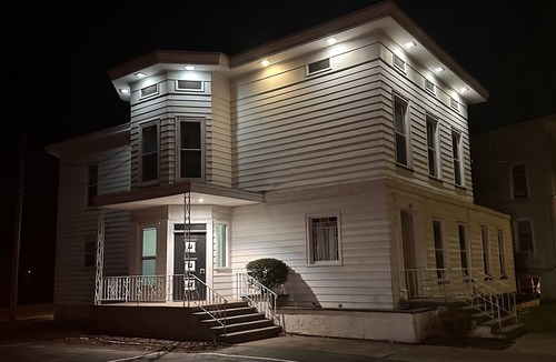 Oneida House | New Remodel 3-bedroom flat in Oneida, NY with over 1,200+ square feet