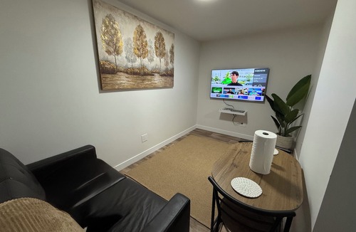 Regina Apartment | New suite in a great location. Central for shopping, restaurants and commuting.
