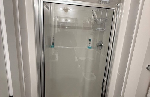 Regina Apartment | New suite in a great location. Central for shopping, restaurants and commuting.