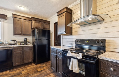 Port Clinton House | NEW! Sunsets & Serenity: Port Clinton Waterfront Stay