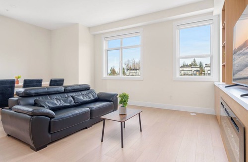 Willoughby House | Newly Built 3BR Townhome - Rooftop Patio & Garage