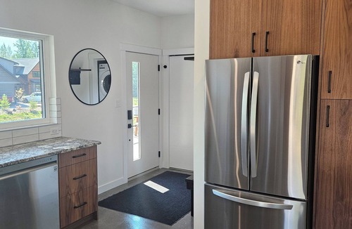 Fernie House | Newly built Fernie Alpine Retreat - beautiful mountain views off private deck.