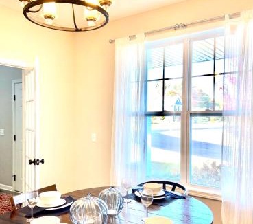 Midland Villa | Newly Built Spacious Quiet 3 Bed Rm House with Backyard and Parking