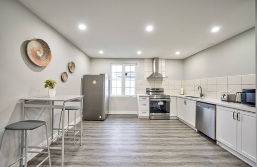 Niagara Falls House | Newly Relax Inn Walk to Falls