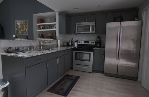 Lakeside Cottage | Newly Remodeled 2bd cottage