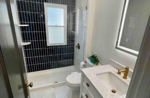 Kamm's Corners Apartment | Newly remodeled - Close to airport - 3br, 1 ba