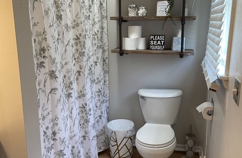 Perrysburg House | Newly remodeled home - adorable and cozy!