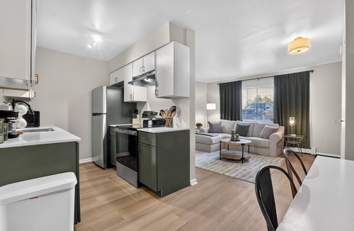Lansing Apartment | Newly Remodeled Unit 2 + Modern + 1 Bed/1 Bath Near Airport