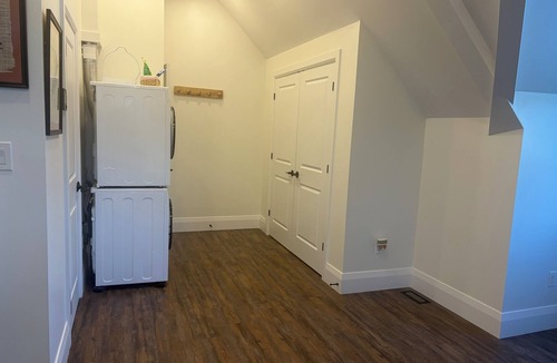 Caledon House | Newly renovated 1 Bedroom apartment in Alton, Ontario