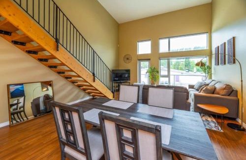Whitehorse House | NN - The Loft - Downtown 1-bed 2-bath