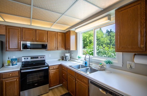Park Point House | North Coast Beach Access Cottage | Near Canal Park