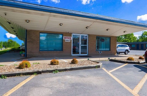 North Lima Apartment | North Lima OH|King Bed