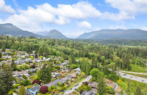 District of North Vancouver Villa | North Shore Luxe Villa