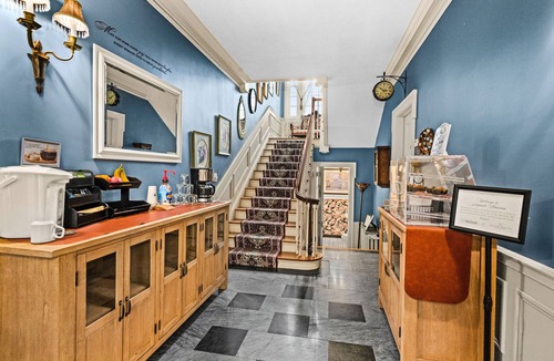 Congdon Park House | North Shore Suite | Jacuzzi & Sauna