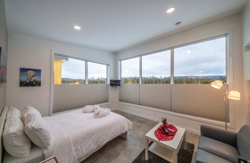 Whitehorse Hotel | Northern Lights Resort & SPA