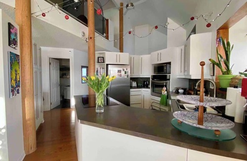 Yellowknife House | Northern Lights Watching from 2 BR House on Lake