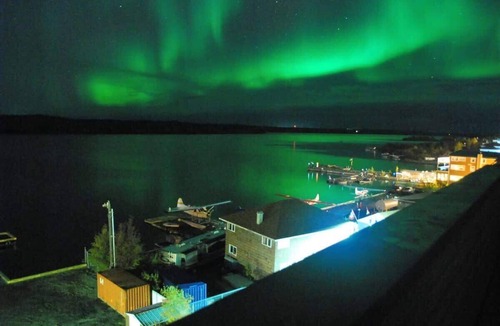 Yellowknife House | Northern Lights Watching from 2 BR House on Lake